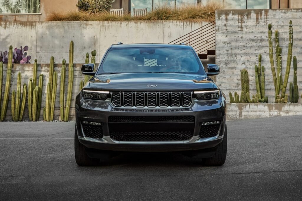 Jeep, Ram, and Chrysler Owners Upset Over Annoying Pop-Up Ads on Their Cars’ Screens