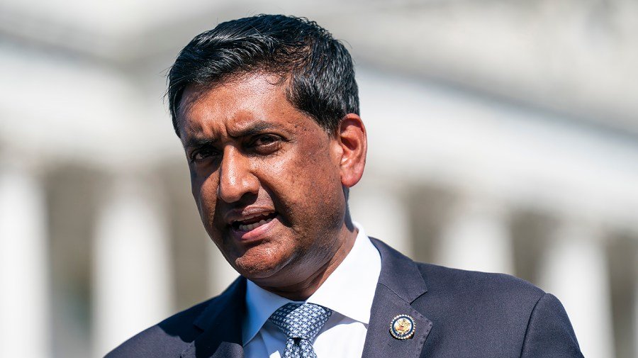Khanna: Democratic leadership 'out of touch'