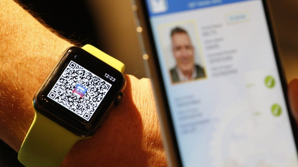 Illinois Is Rolling Out Digital Driver's Licenses, But Cops Won't Accept Them Yet