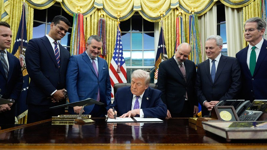 Trump AI order fuels GOP divide over state laws