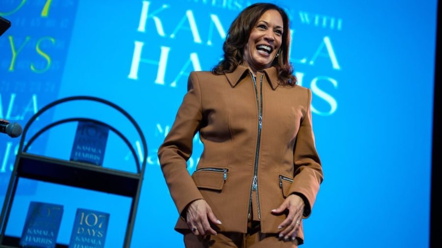 Kamala Harris: Democrats 'very much stuck in the past'