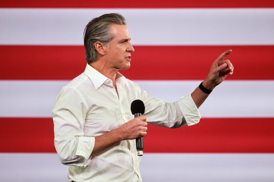 Gavin Newsom gains 100,000 new contributors amid battles with Trump