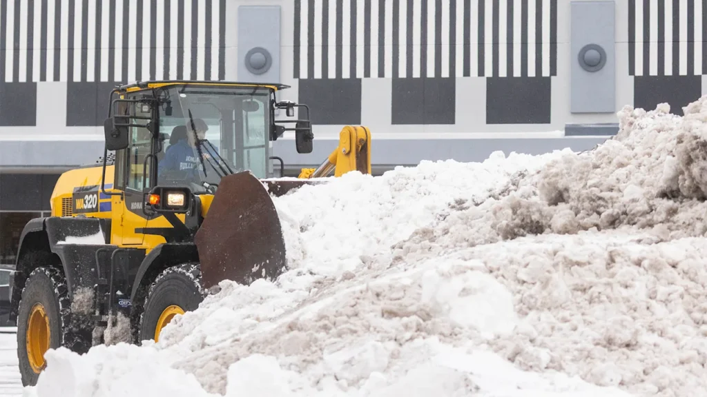 Bomb cyclone knocks out power for thousands in Midwest as winter storm moves east