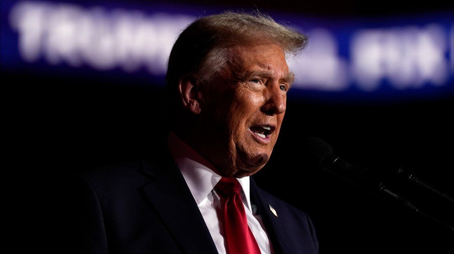 Trump, Clinton, Gates in new Epstein photos