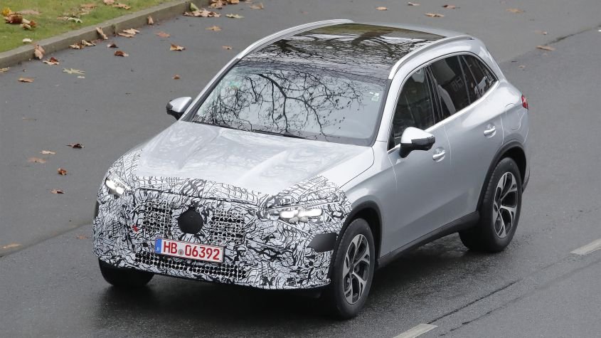 New Mercedes GLC facelift spotted: design and tech upgrades due in 2026