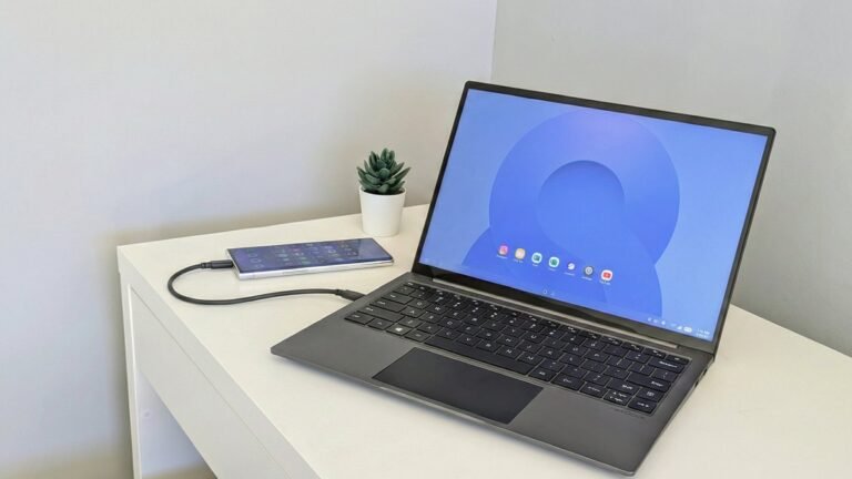 This laptop is powered by your Samsung phone, and it just got a big upgrade