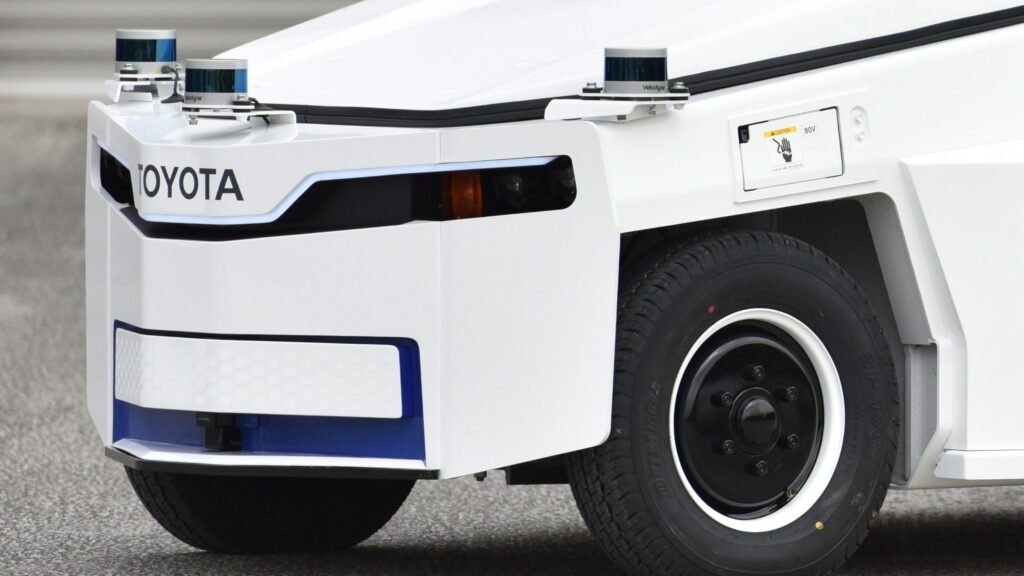 These Driverless Toyotas Just Took Control At Japan’s Busiest Airport