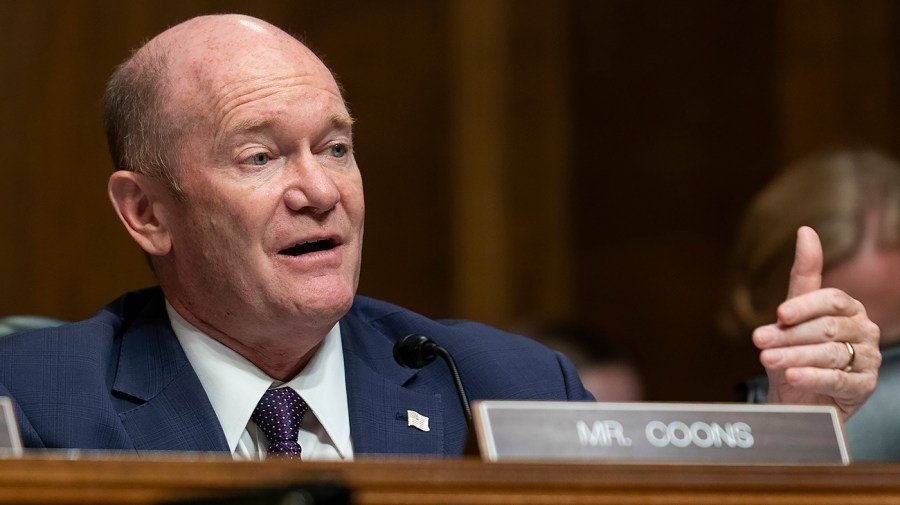 Democrat on boat strike admiral: 'I‘d be very surprised if he did this on his own'
