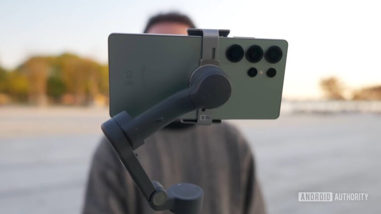 I tried DJI’s new Osmo 8 gimbal, and it’s now my favorite vlogging accessory