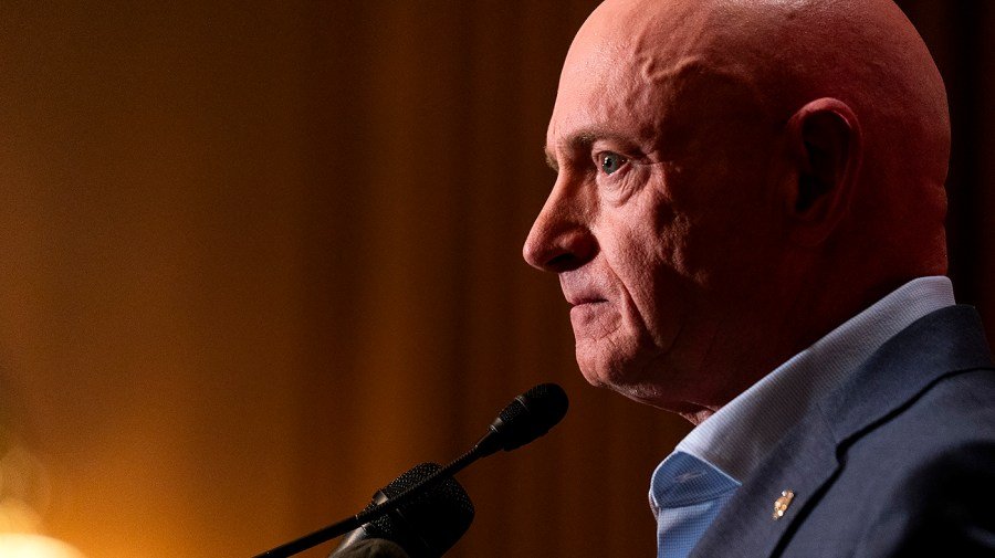 Kelly: Trump only concerned with trying to 'fleece the American people'