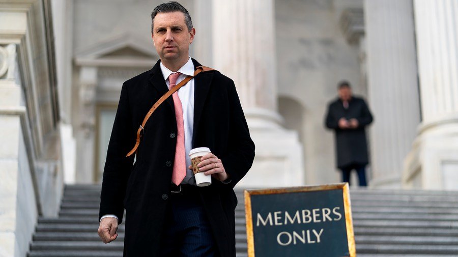 Democrats to introduce stock trading discharge petition next year