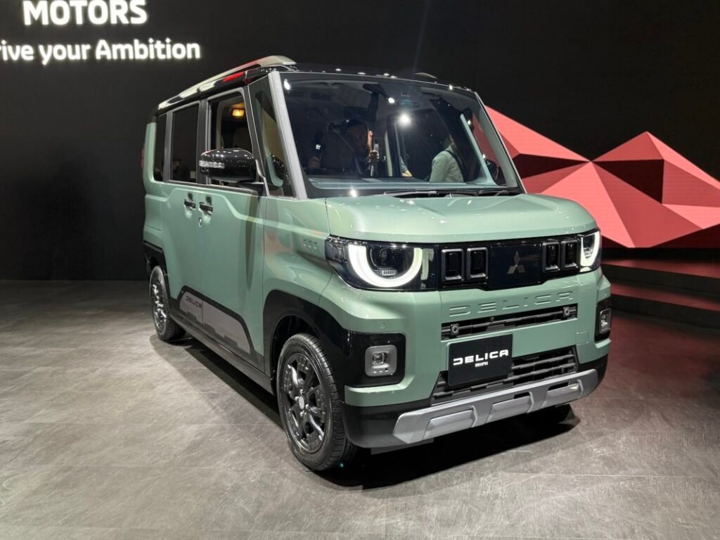 Trump Returns From Japan Obsessed With Tiny Kei Cars—and Wants Them Sold in America