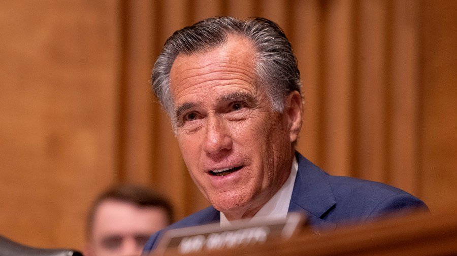 Romney calls for higher taxes on wealthy in New York Times op-ed