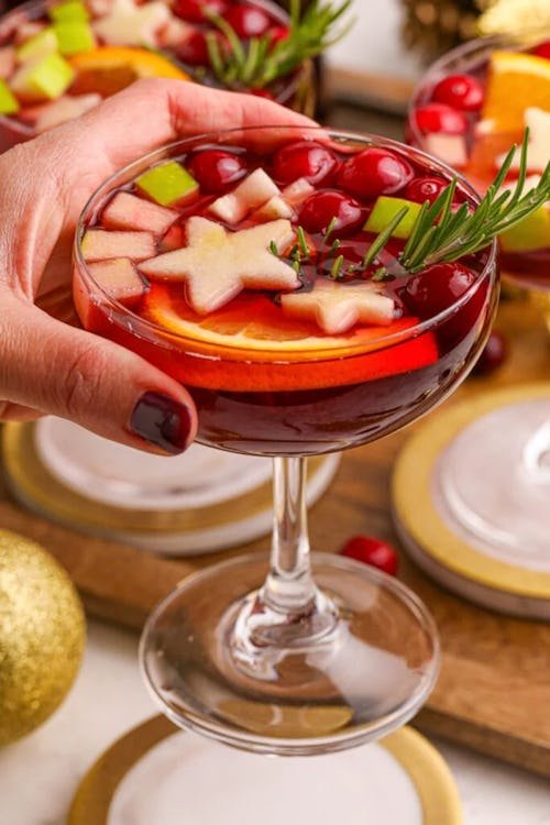 11 Easy Holiday Cocktail Recipes That'll Make You Feel Merry & Bright