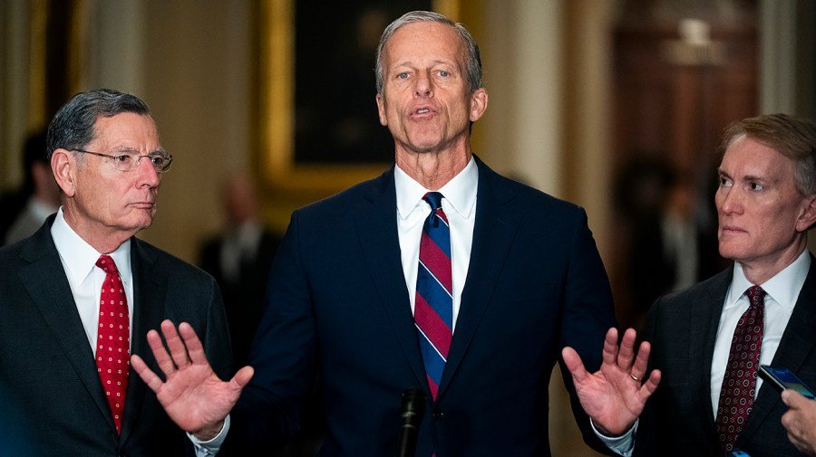 Live updates: Senate's dueling health care plans come up for votes