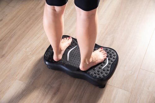 Do Vibration Plates Have Any Benefits? Experts Weigh In
