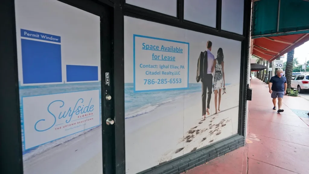 Consumer confidence in the U.S. economy falls to lowest level since 2014