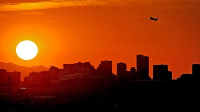 Another near-record hot year a 'warning shot': Scientists