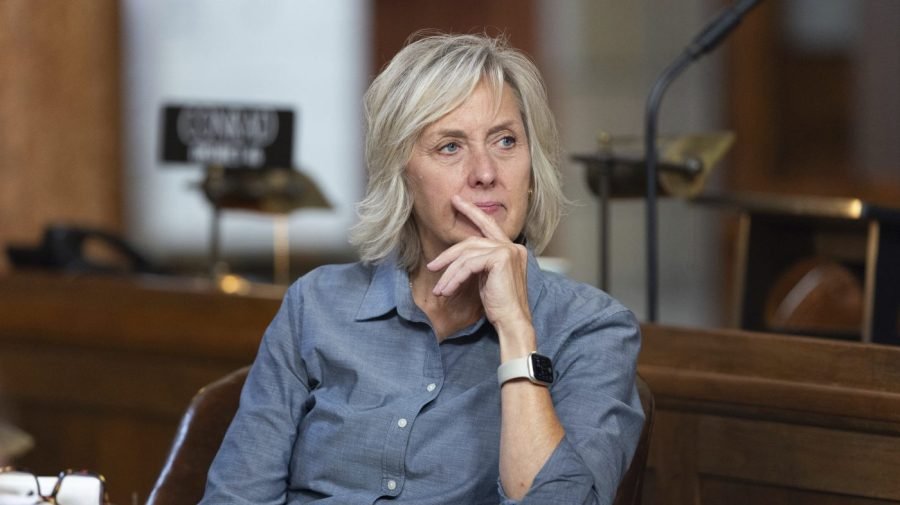 Tim Walz's distant relative Lynne Walz running for Nebraska governor