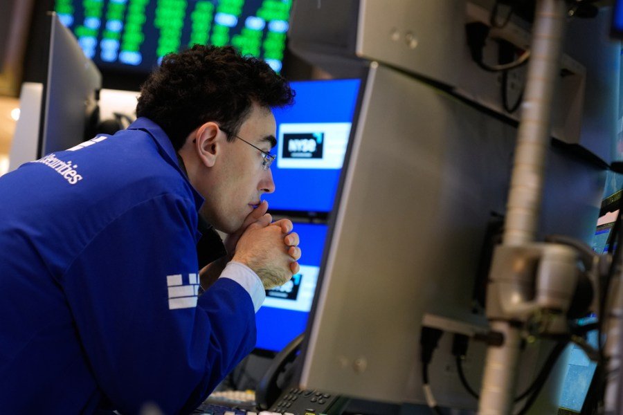 Members of Congress aren’t doing our country any favors by trading stocks 
