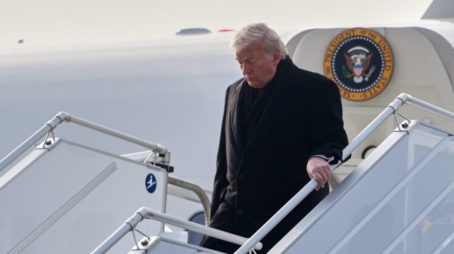 Trump arrives in Switzerland after Air Force One electrical issue