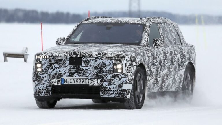 New Rolls-Royce Electric SUV - pictures