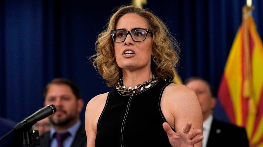 Warren rips Sinema over post-Senate influence career