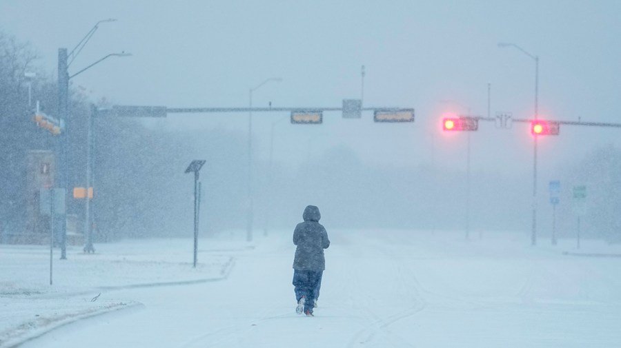 Natural gas prices jump ahead of major winter storm