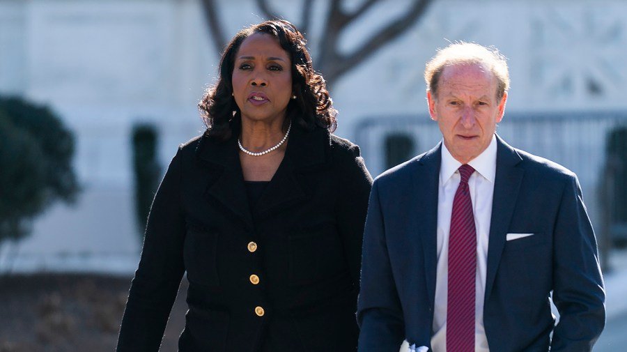 Supreme Court draws who’s who of spectators during high-stakes term