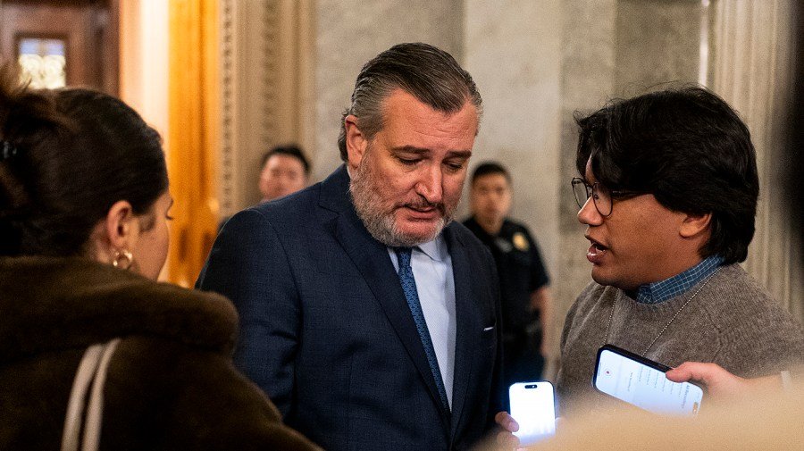 Cruz calls for arming of Iranian protesters