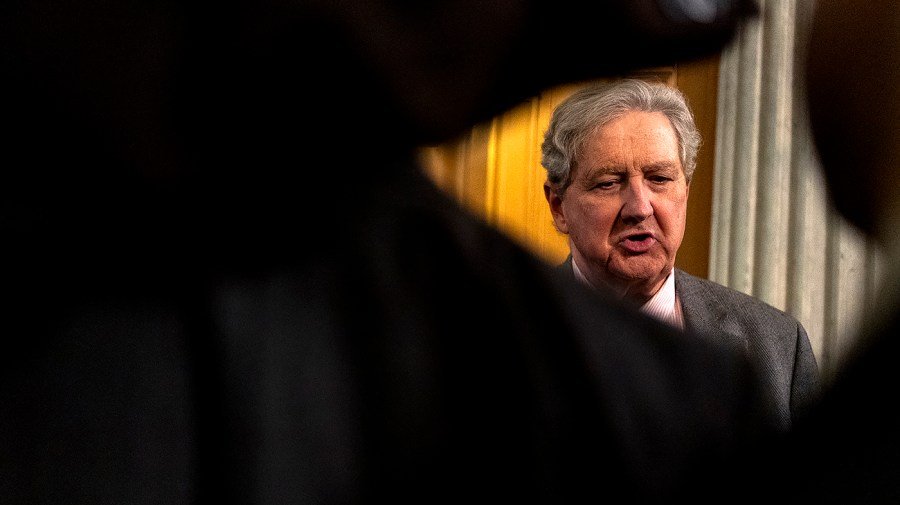 GOP senators rally behind Powell