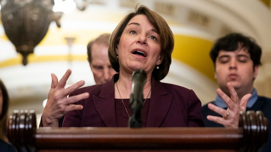 Klobuchar dodges question about governor run