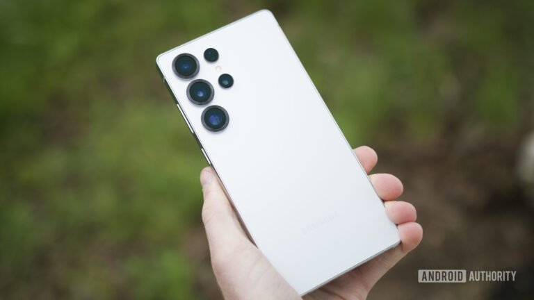 Samsung could finally ditch its lazy camera strategy for the Galaxy S27 Ultra
