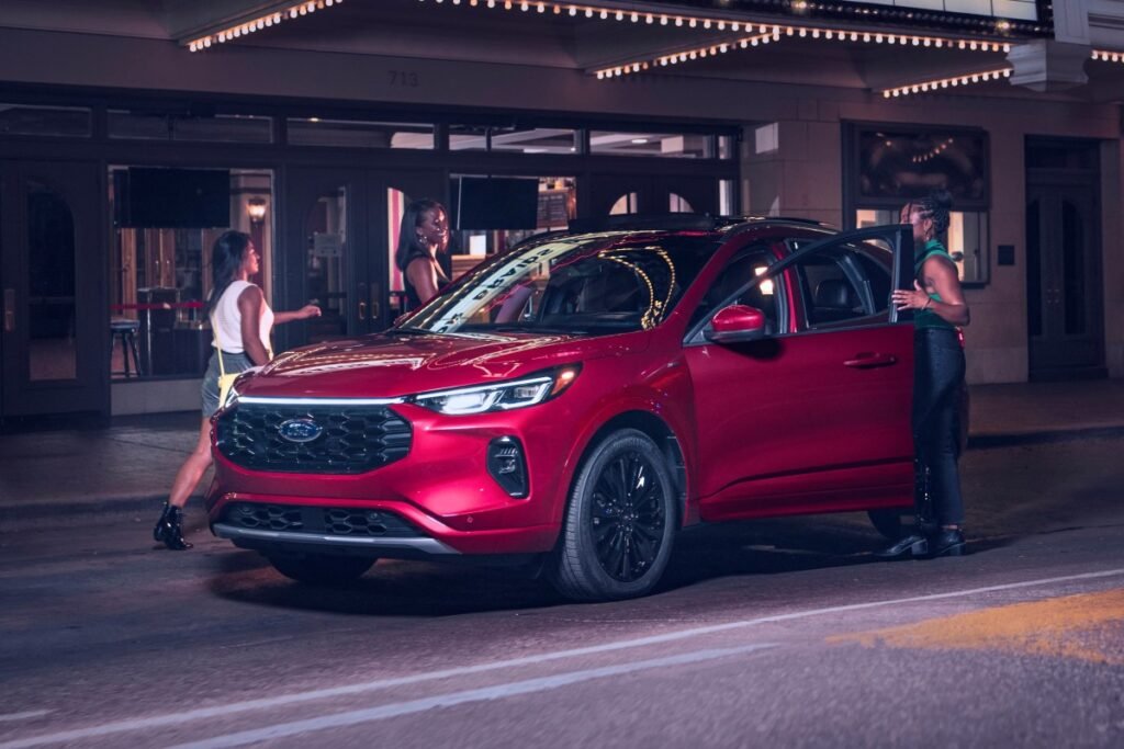 Ford Is Paying Escape Owners to Stay After Killing the Model