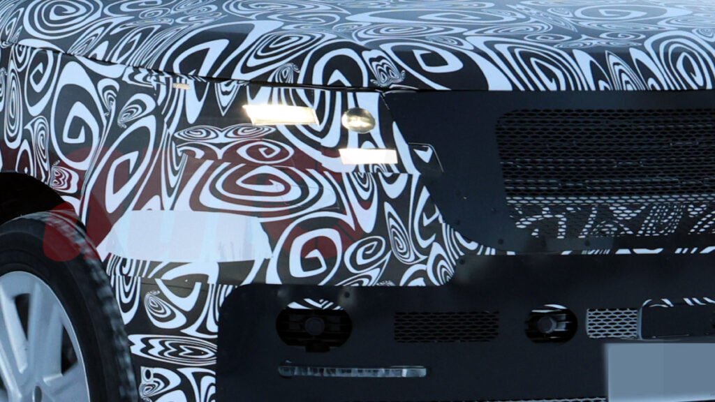 Range Rover Finally Gets a New Face for 2027