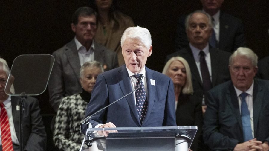Bill Clinton calls for public hearing on Epstein testimony