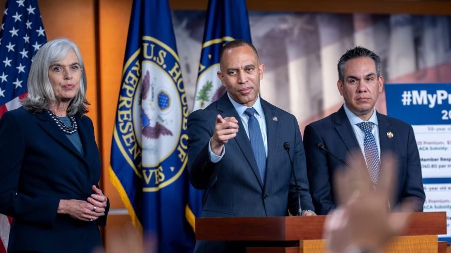 Watch live: House Democrats give remarks on ICE accountability