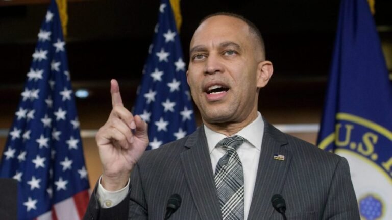 Jeffries: Democrats will stop Trump's push to nationalize elections