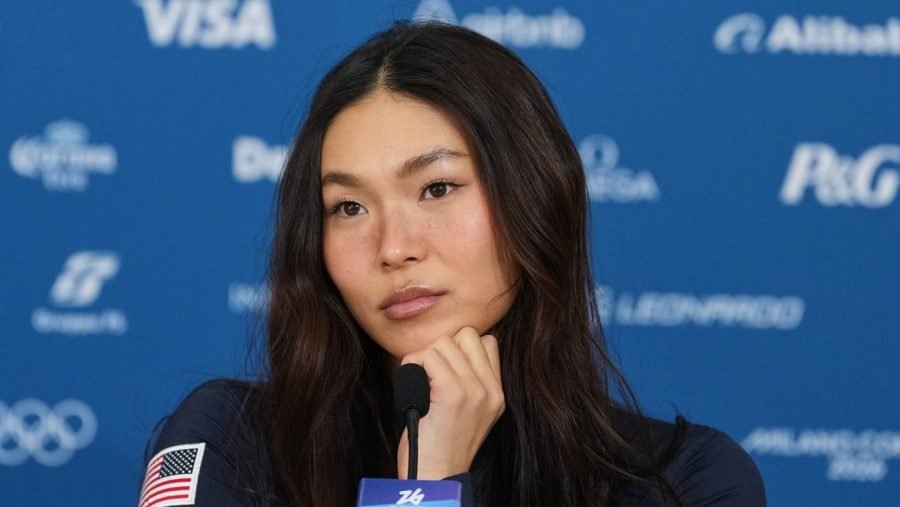 Star snowboarder Chloe Kim defends fellow Olympian Hunter Hess from Trump attack