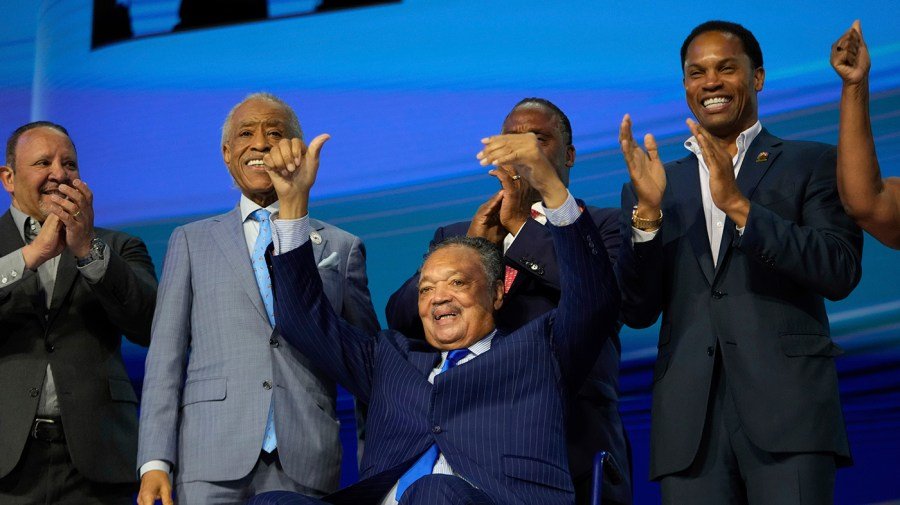 Trump pays tribute to 'force of nature' Jesse Jackson