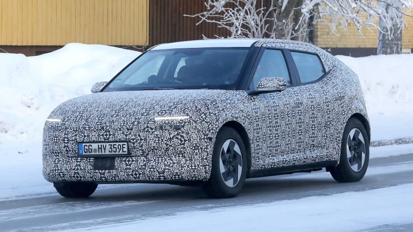 New Hyundai Ioniq 3: electric hatch spied again ahead of April reveal