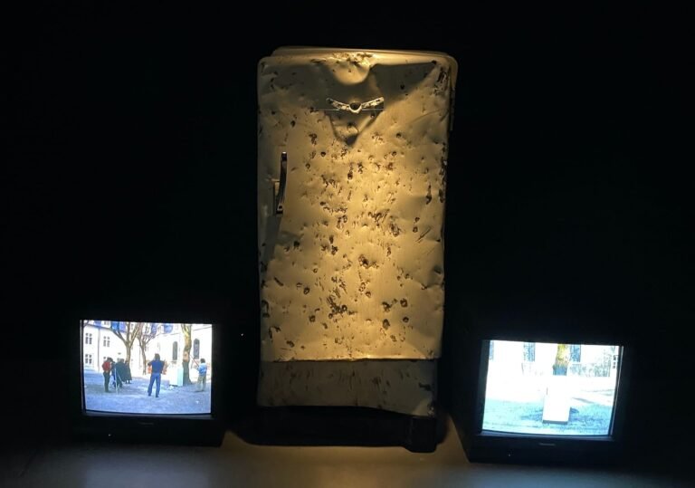 The Disappearing Art of Iberian Democracy