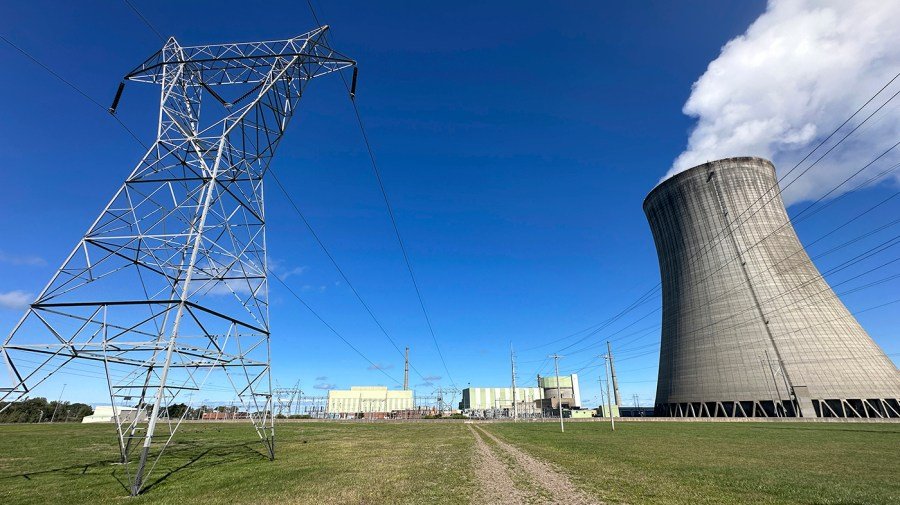 Trump seeks to loosen environmental regulations to 'unleash' nuclear energy