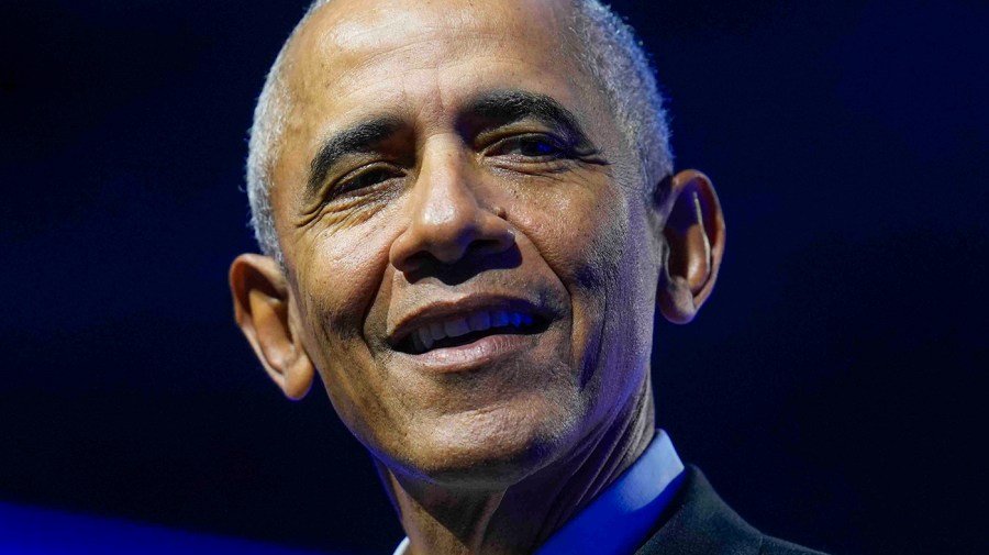 Obama clarifies 'they're real' comments about aliens