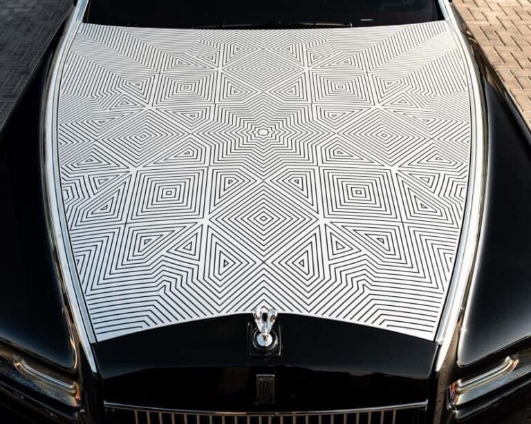 Rolls-Royce Spent Years Perfecting This Intricate Laser-Engraved Hood