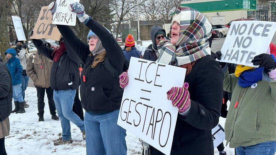 Trump tries 'softer' tact on immigration