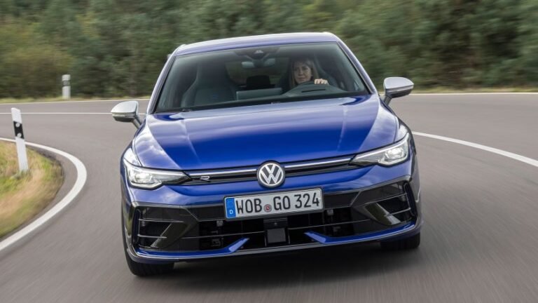 Car Deal of the Day: hot Volkswagen Golf R for a cool £327 per month