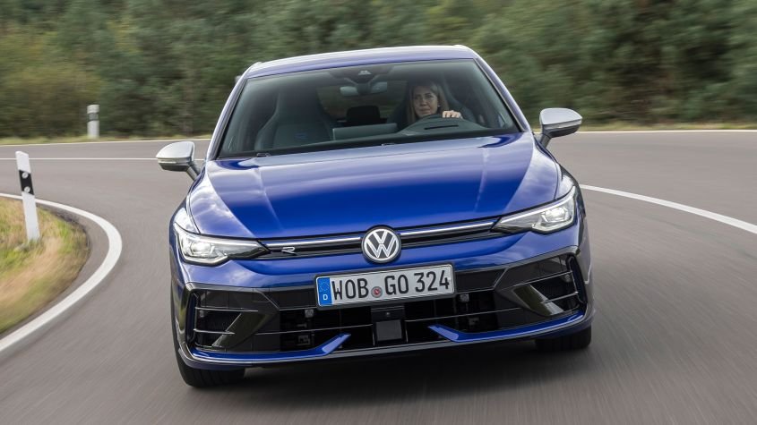 Car Deal of the Day: hot Volkswagen Golf R for a cool £327 per month