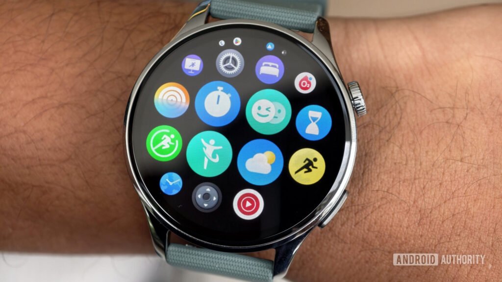 This new Wear OS smartwatch brings gesture controls to your wrist and lasts for days