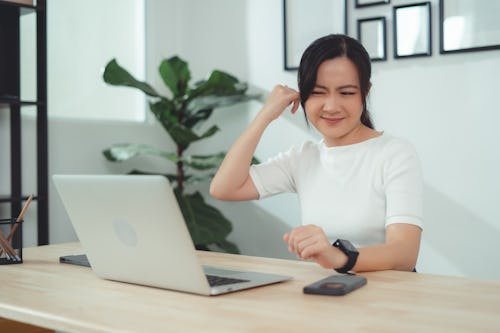 Are Itchy Ears A Sign Of Perimenopause? Experts Weigh In